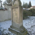 Halbmeilensäule auf der Kamenzer Straße in Höhe des Friedhofes